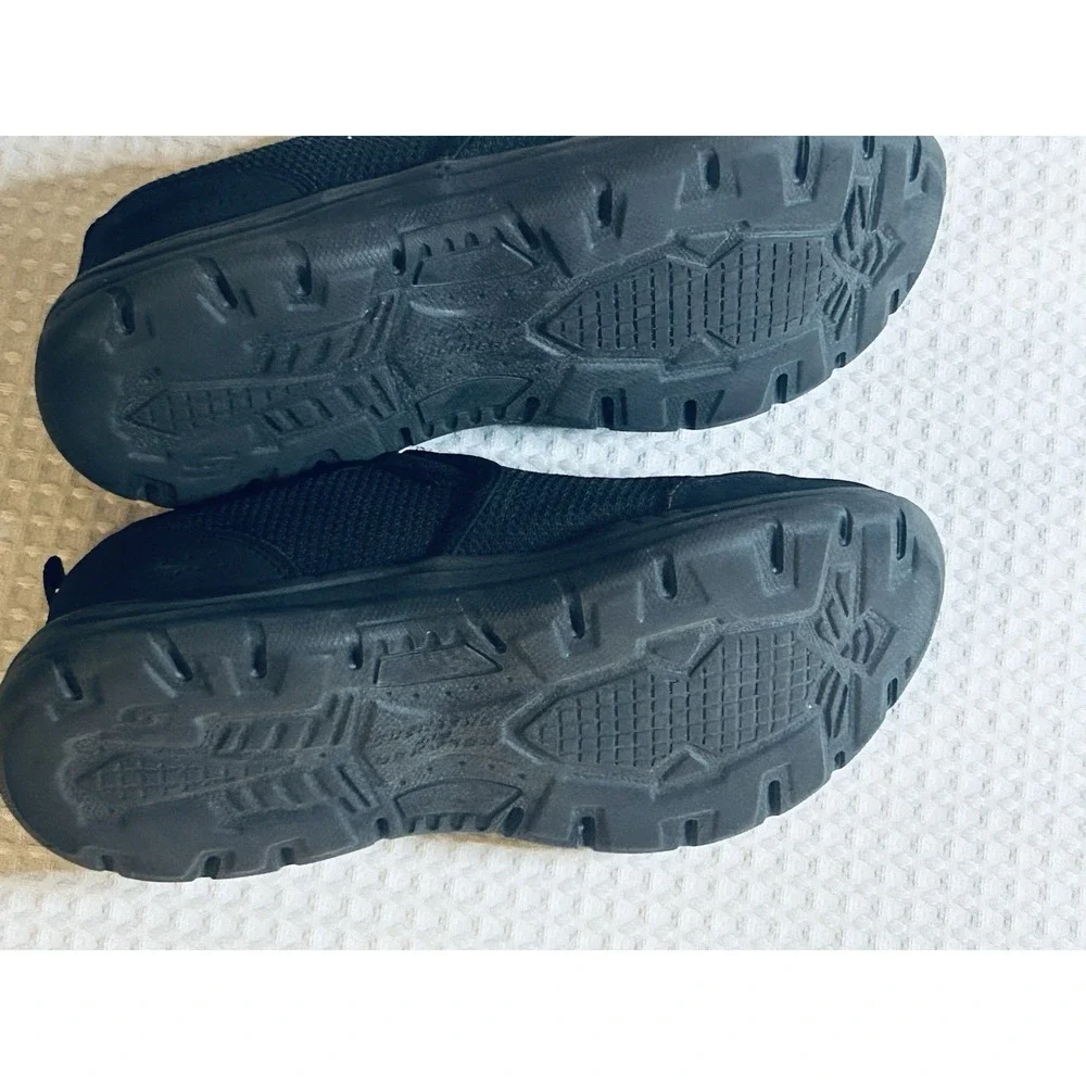 Skechers - Slip In Youth Size 3.5 Hiking Running Sneakers Black Relaxed Fit